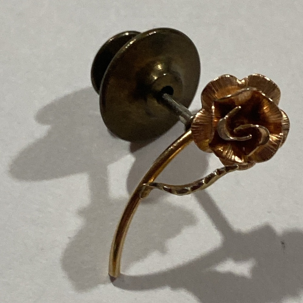 Vintage Elegant Gold Rose Stud brooch hat or lapel pin gold plated rose gold